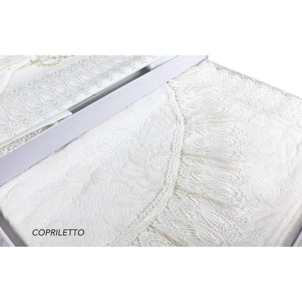 GRETA SATCHEL BOX WITH MACRAMÉ LACE EMBROIDERED CREAM DOUBLE BED SHEET AND BEDSPREAD BRIDAL IDEA