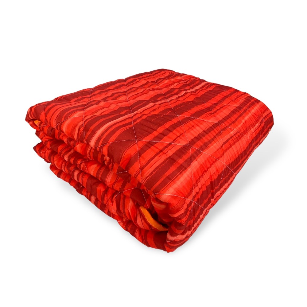 GESTEPPTE TAGESDECKE MIT STREIFEN SCHLEIFE © Bordeauxrot Made in Italy