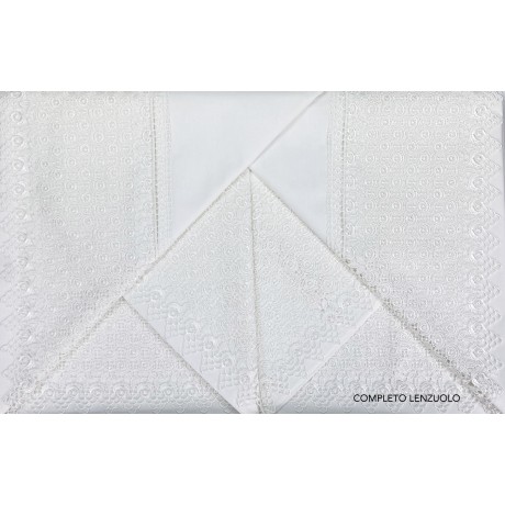 copriletto e lenzuolo con pizzo macramè ideale come idea regalo sposa 2
