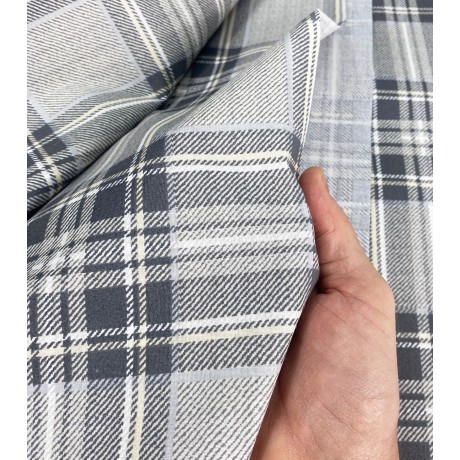 Serviette en pur coton écossais sur gris 2