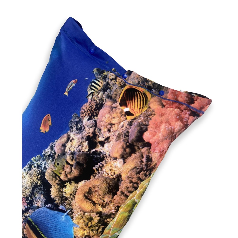 Literie complète-couvre-lit imprimé avec de belles chaises longues à la mer