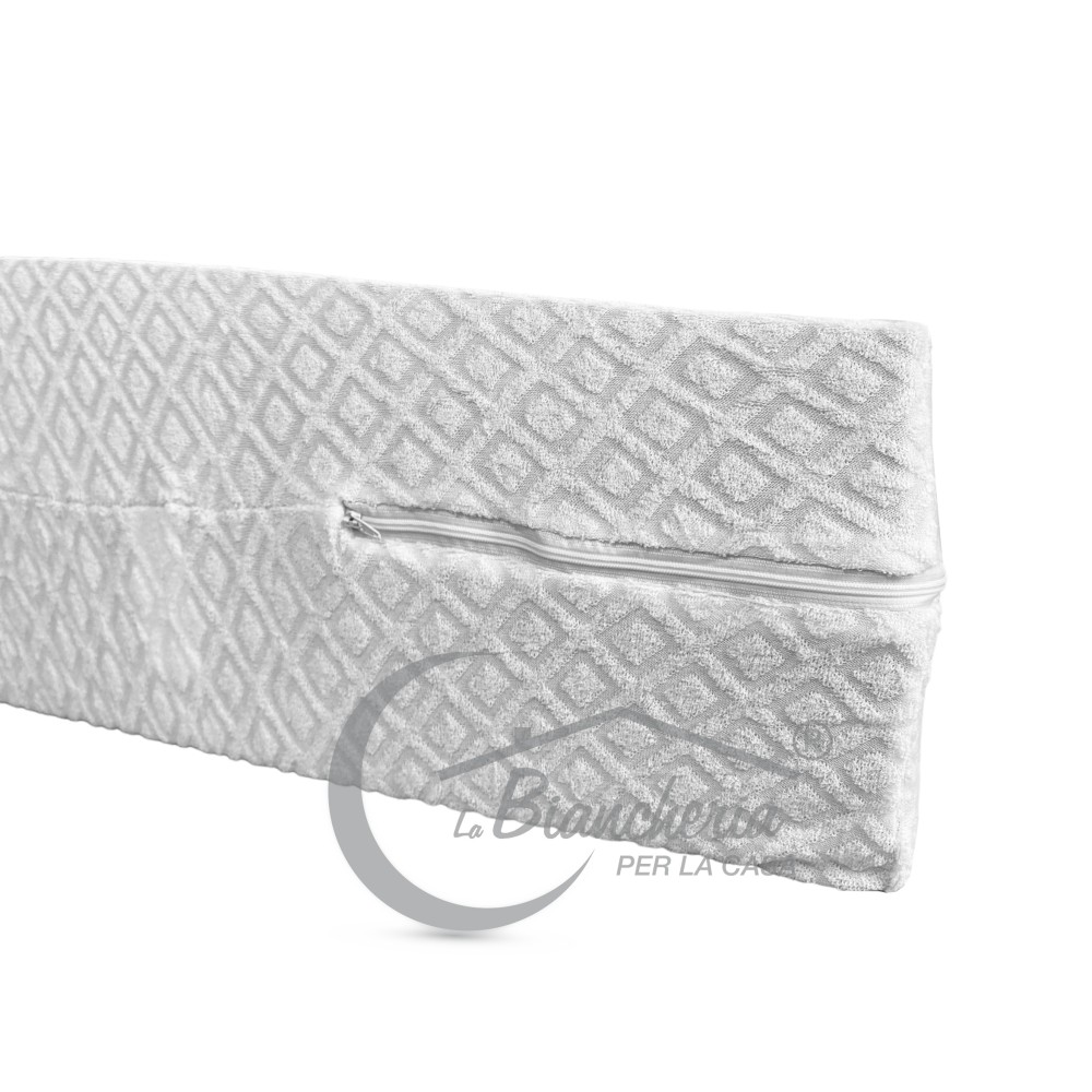 Coprimaterasso con angoli in spugna elasticizzata a lavorazione jacquard