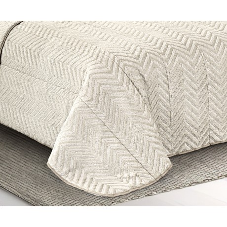 light cream faux fur quilt 2