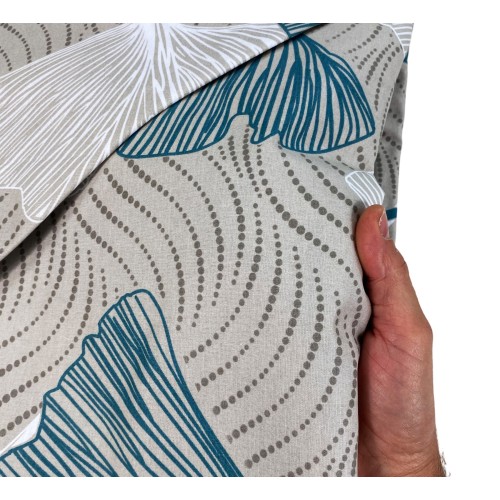 Completo lenzuola invernali Petali Verde sul letto matrimoniale, giovane e di tendenza