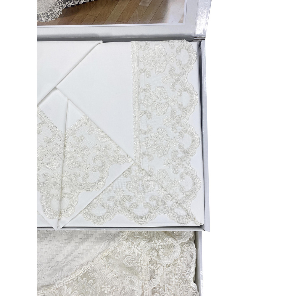 STEFY SATCHEL veredelt mit Makramee Lace DOUBLE Laken und TAGESDECKE Brautidee