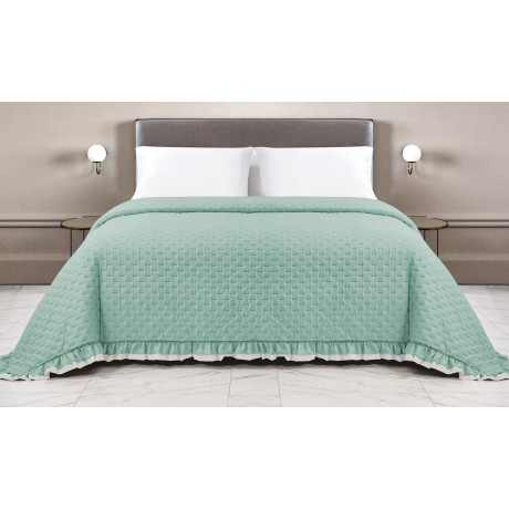 Quilted bedspread with ruffles in solid color Double Green/Cream