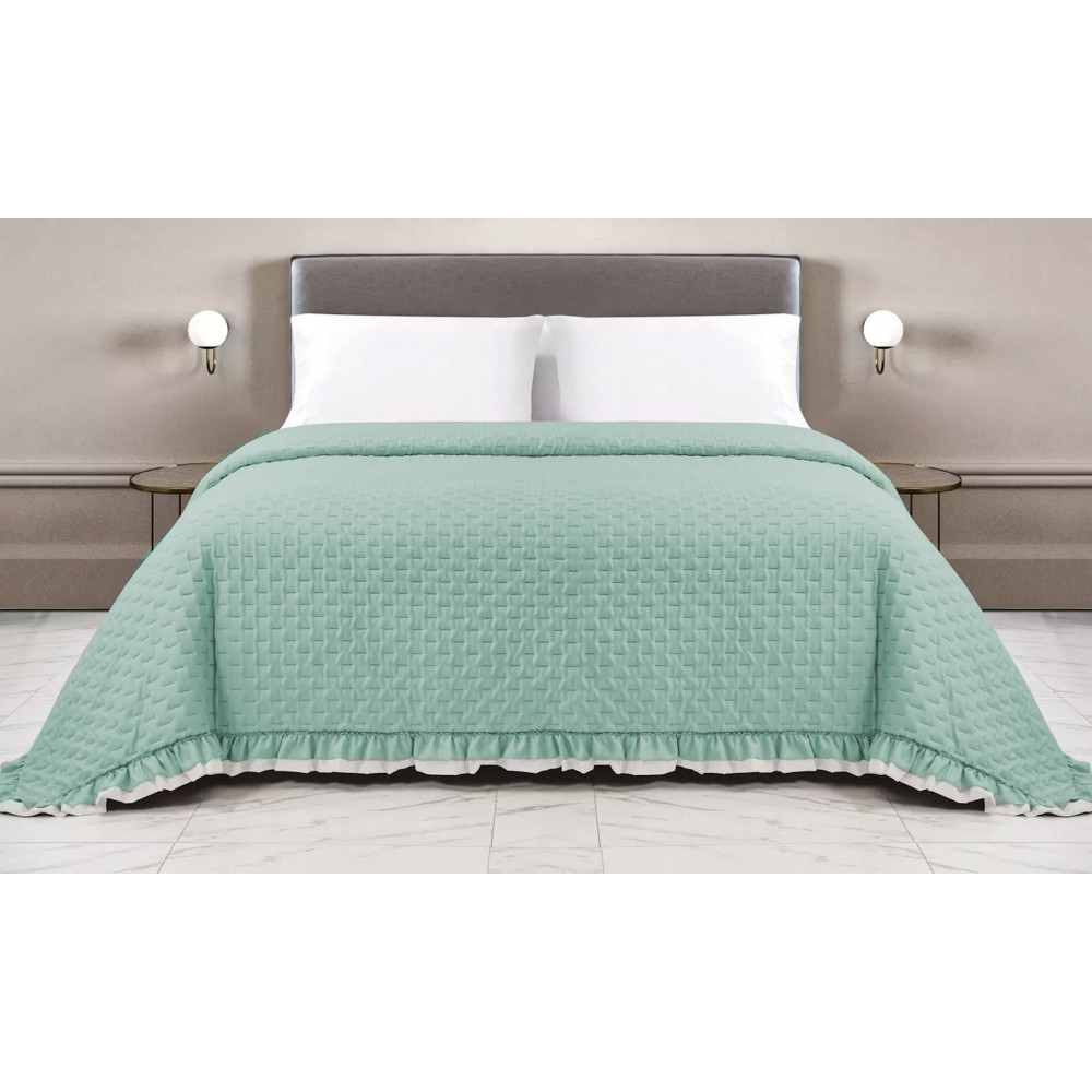 Quilted bedspread with ruffles in solid color Double Green/Cream