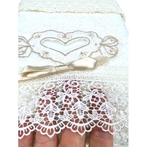 Creme Waschtisch Handtuch Set, Herzstickerei, Spitze, elegantes Geschenk, Made in Italy