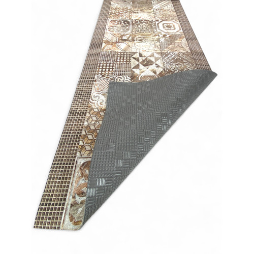 Dettaglio design maiolica beige e struttura antiscivolo in PVC