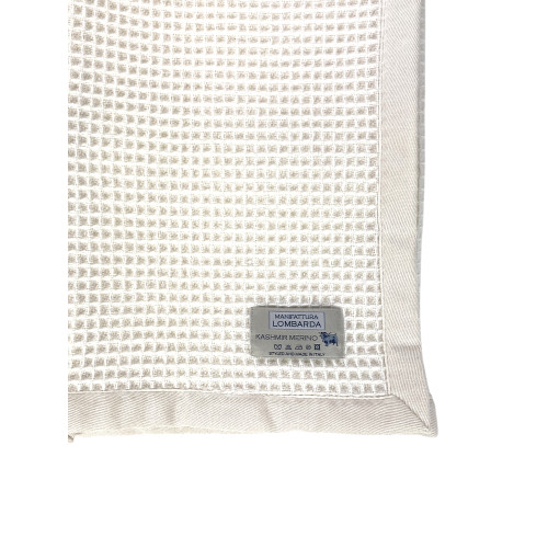 Merino and Kashmir baby blanket measuring 100x150 cm for cot