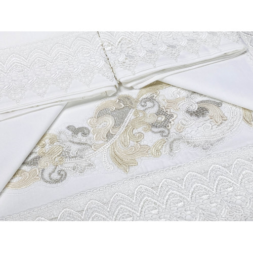 Aurora Doppelbettdecke mit eleganter Jacquard-Verarbeitung und Makramee-Details