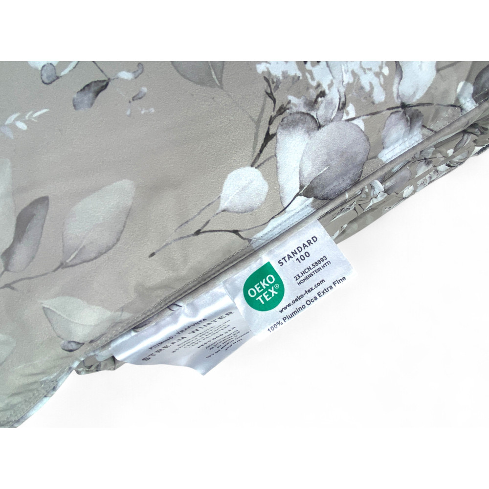 Edredón de invierno Stream 500 gr - Detalle de acolchado artesonado y tela floral beige