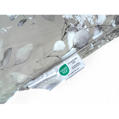 Edredón de invierno Stream 500 gr - Detalle de acolchado artesonado y tela floral beige