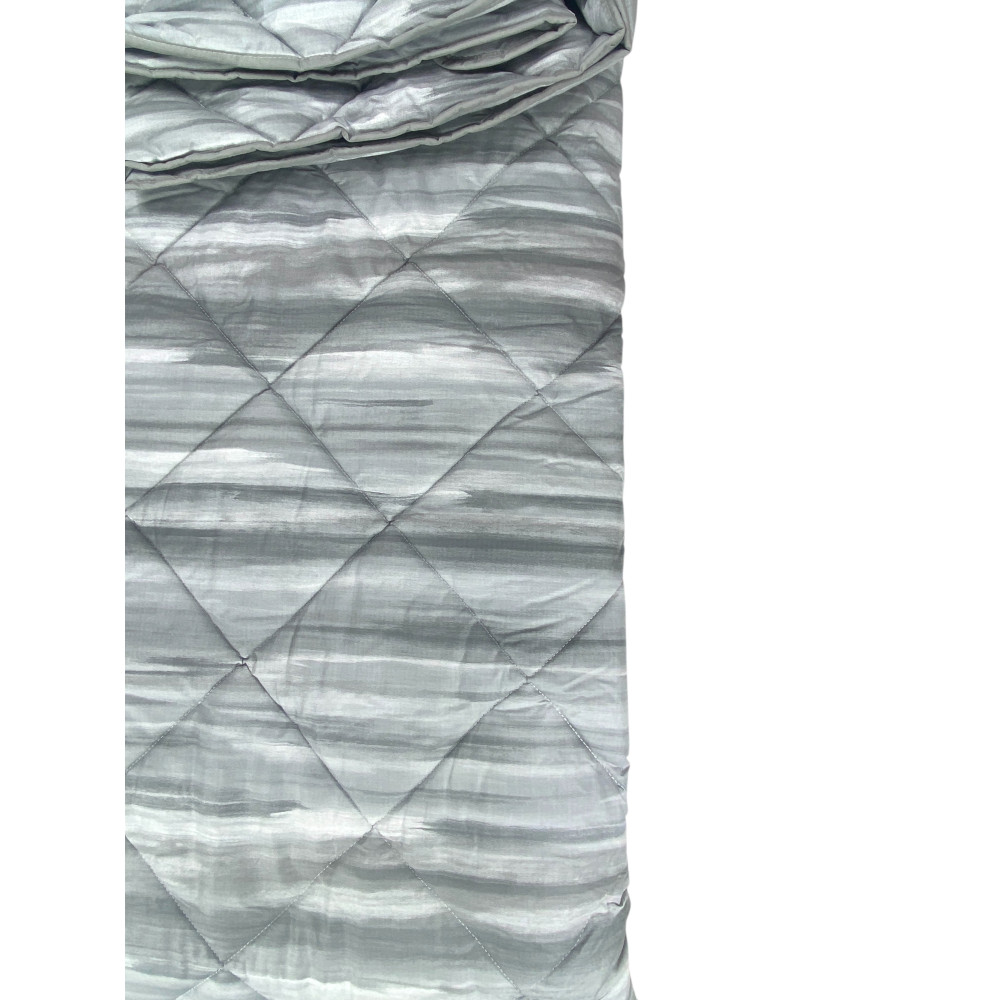 Kot Quilt Brushed Grey - Détail de matelassage Brushstrokes pour un design raffiné.