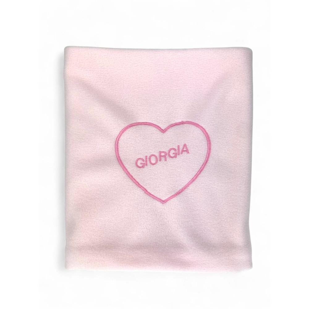 Funda de vellón de corazón personalizada - Bordado con el nombre del niño / niña - Cuna de jardín de infantes