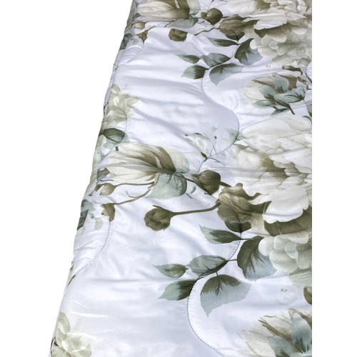 Rolled Sanderson bow quilt, information label and smooth microfiber finish