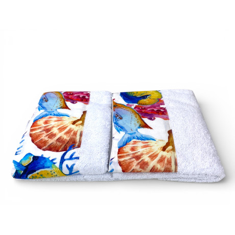 Set de toallas blancas de playa 1+1 con peces y conchas de acuario estampados con frotas 2