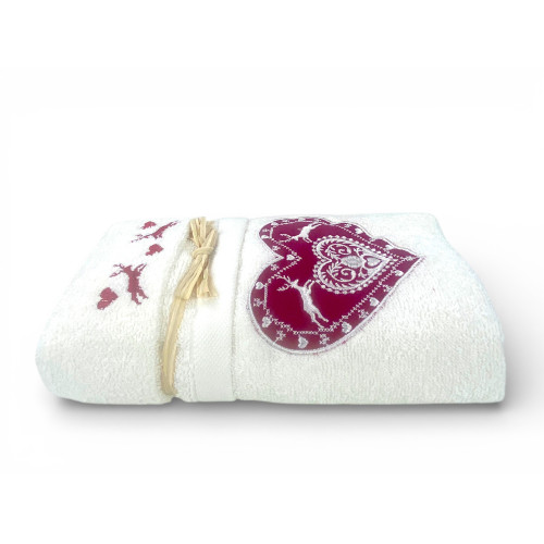 Serviette invitée crème 40x60 avec broderie de cœur de cerf tyrolienne