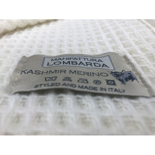 Merino and Kashmir wool fabric "anti-pilling" to the touch